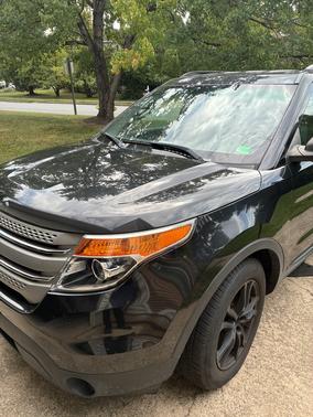 Black 2015 Ford Explorer Base