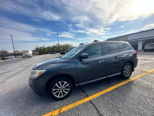 Gray 2013 Nissan Pathfinder S
