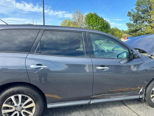 Gray 2013 Nissan Pathfinder S