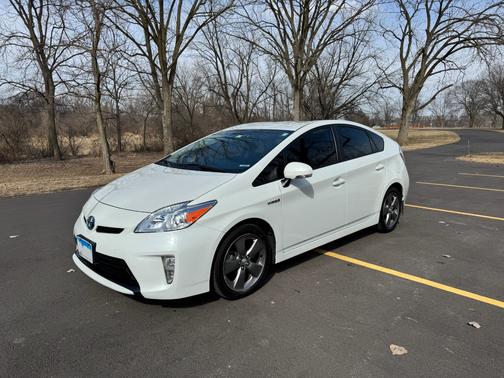 White 2015 Toyota Prius Persona Series Special Edition