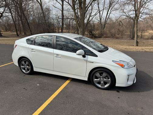 White 2015 Toyota Prius Persona Series Special Edition