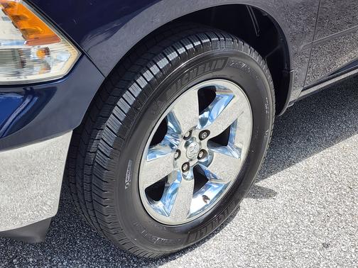 Photo 3 of 12 of 2015 RAM 1500 Lone Star
