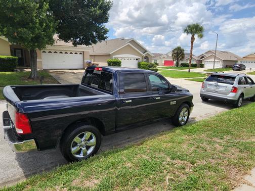 Photo 5 of 12 of 2015 RAM 1500 Lone Star