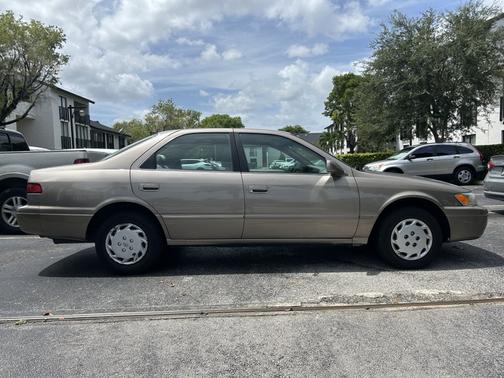 1999 Toyota Camry LE