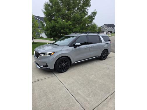Gray 2022 Kia Carnival SX