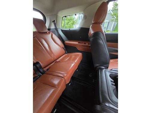 Gray 2022 Kia Carnival SX