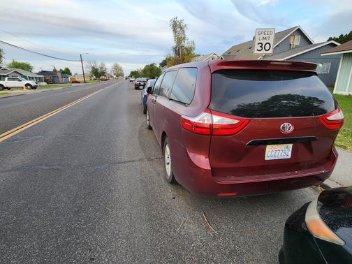 Beige 2015 Toyota Sienna L