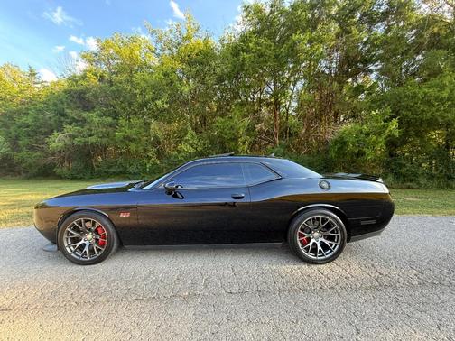 Black 2016 Dodge Challenger SRT 392