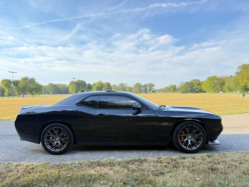Black 2016 Dodge Challenger SRT 392