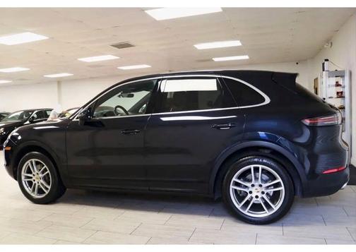 Blue 2019 Porsche Cayenne Cayenne