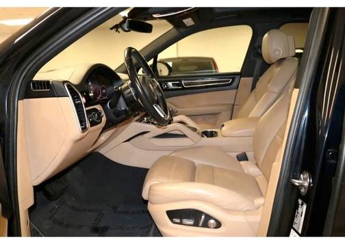Blue 2019 Porsche Cayenne Cayenne