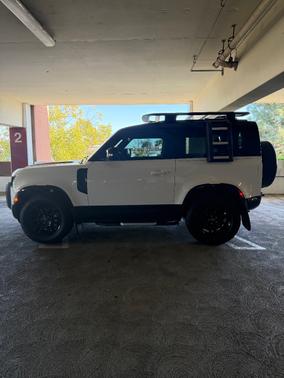 2023 Land Rover Defender X-Dynamic SE