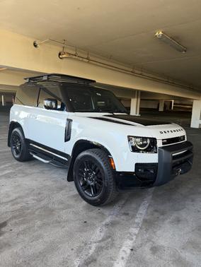 2023 Land Rover Defender X-Dynamic SE