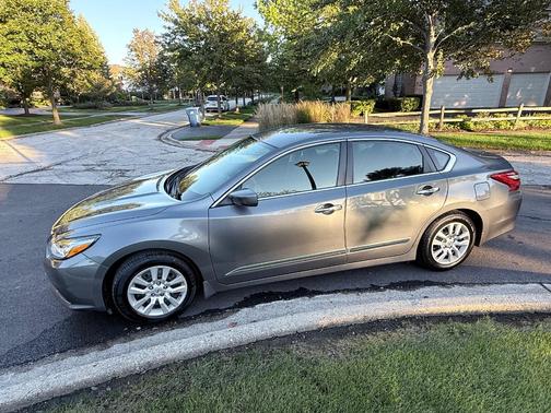 Silver 2016 Nissan Altima 2.5 S
