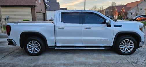 White 2021 GMC Sierra 1500 SLT