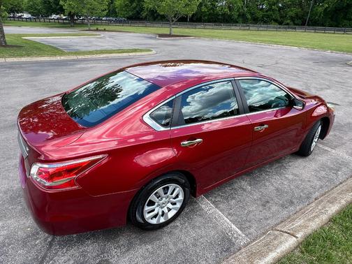 Red 2013 Nissan Altima 2.5 S