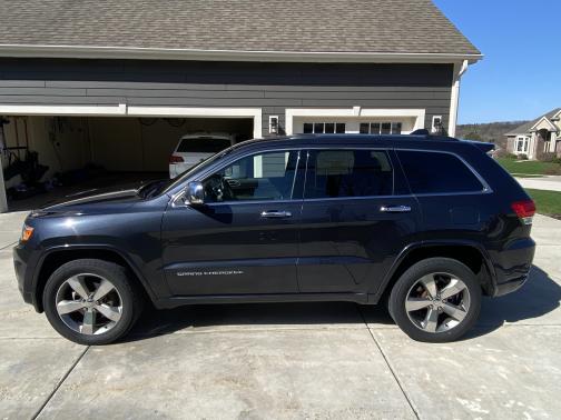 Photo 1 of 10 of 2015 Jeep Grand Cherokee Overland