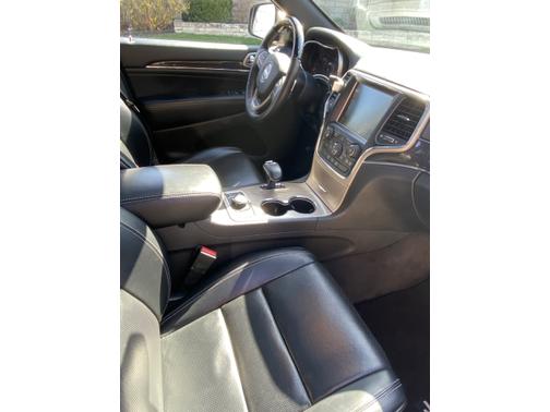 Photo 5 of 10 of 2015 Jeep Grand Cherokee Overland