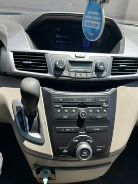 Red 2013 Honda Odyssey EX