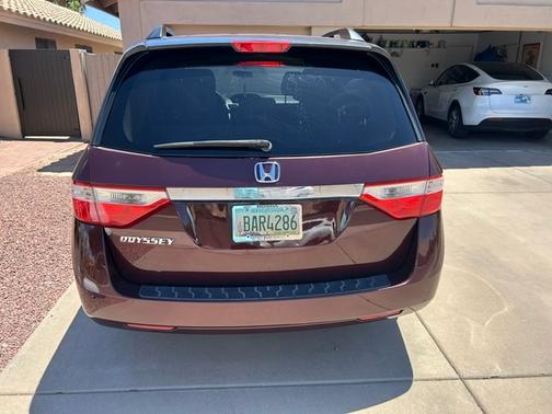 Red 2013 Honda Odyssey EX