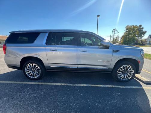 Gray 2023 GMC Yukon XL Denali Ultimate