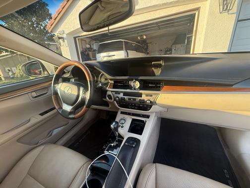 2015 Lexus ES 300h Base