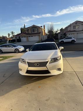 2015 Lexus ES 300h Base