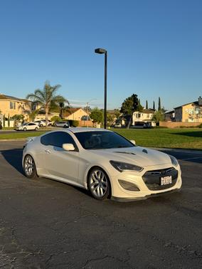White 2013 Hyundai Genesis Coupe 2.0T