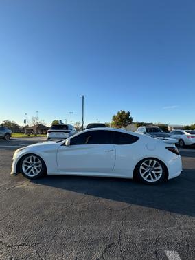 White 2013 Hyundai Genesis Coupe 2.0T