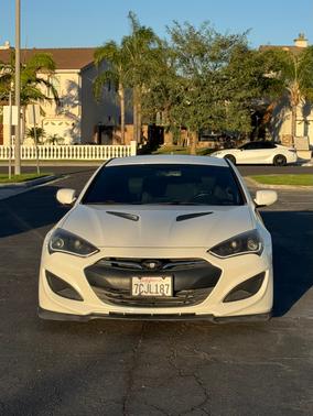 White 2013 Hyundai Genesis Coupe 2.0T