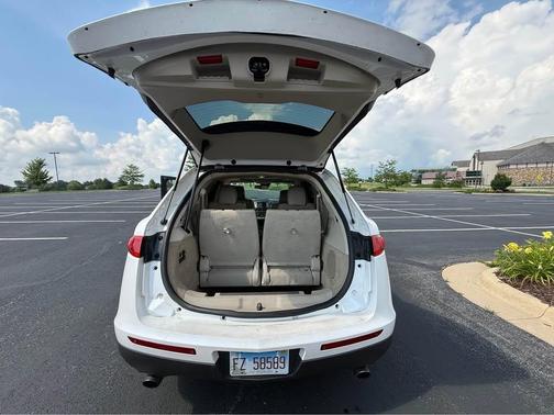White 2012 Lincoln MKT EcoBoost