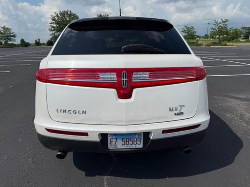 White 2012 Lincoln MKT EcoBoost