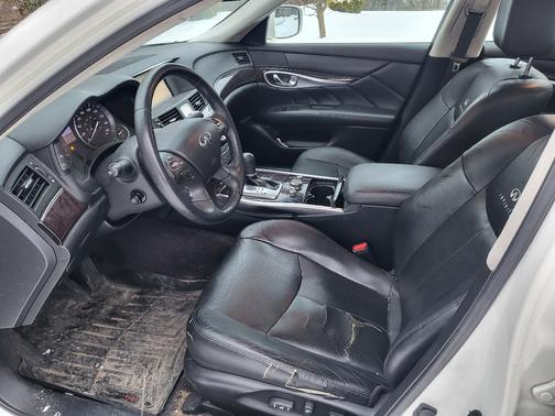 2011 INFINITI M37x Base