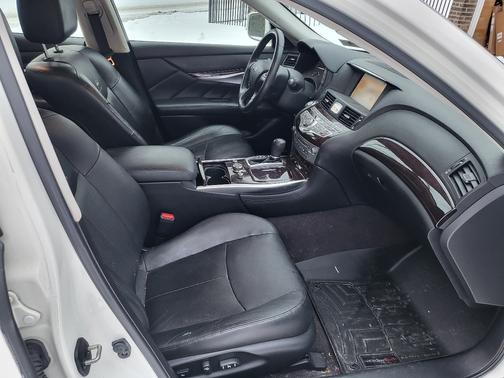 2011 INFINITI M37x Base