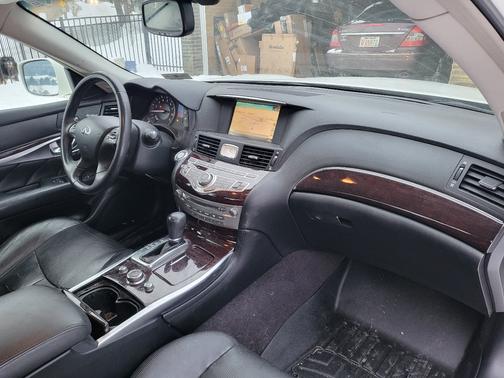 2011 INFINITI M37x Base