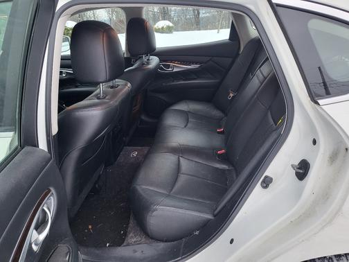 2011 INFINITI M37x Base