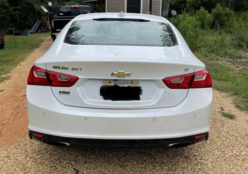 Photo 4 of 9 of 2016 Chevrolet Malibu 2LT