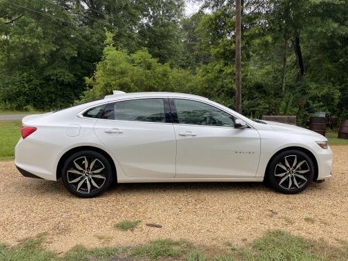 Photo 5 of 9 of 2016 Chevrolet Malibu 2LT