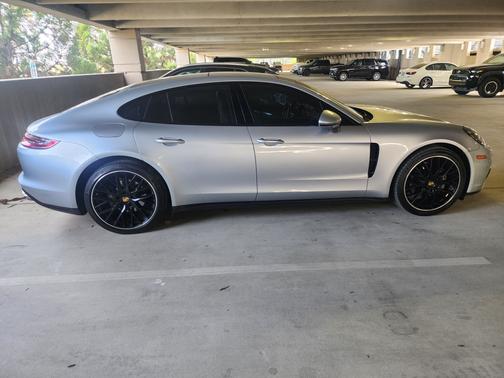 Silver 2017 Porsche Panamera Panamera