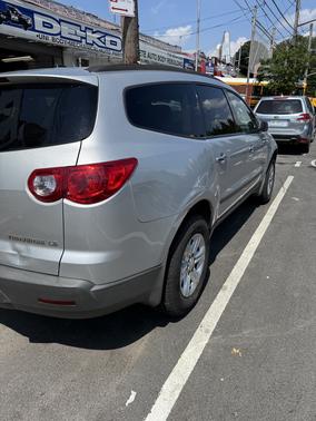 2011 Chevrolet Traverse LS