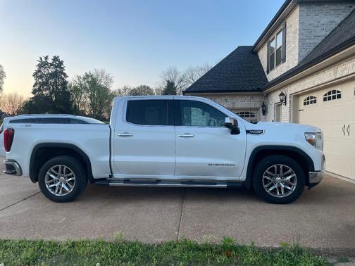 White 2021 GMC Sierra 1500 SLT