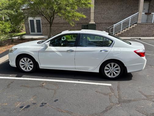 White 2015 Honda Accord EX-L