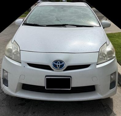White 2011 Toyota Prius IV