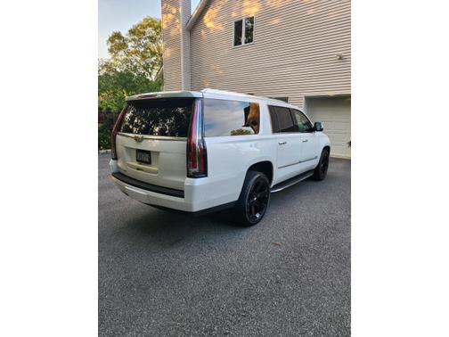 2019 Cadillac Escalade ESV Luxury
