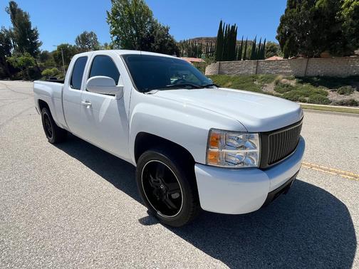 White 2007 Chevrolet Silverado 1500 LT1 Extended Cab