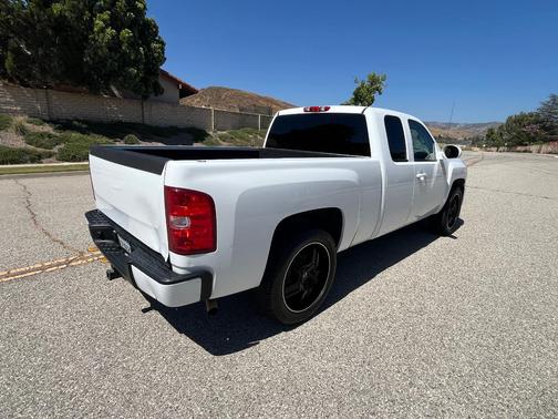 White 2007 Chevrolet Silverado 1500 LT1 Extended Cab