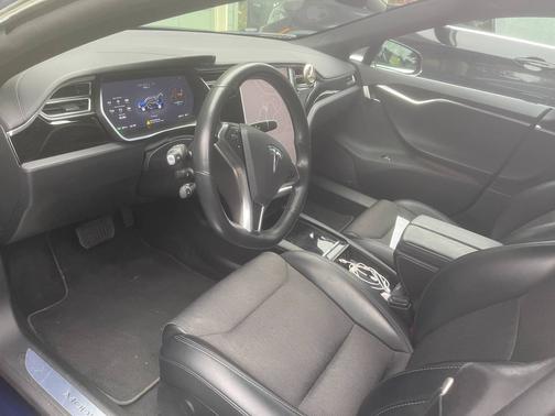 2017 Tesla Model S 75D