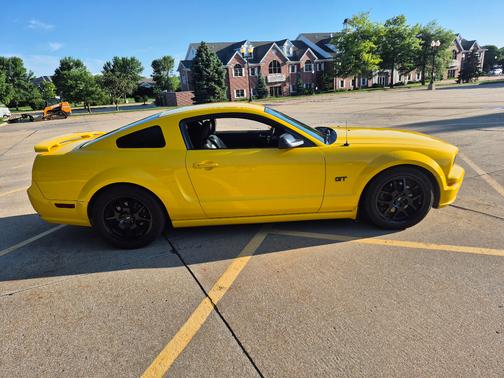 Yellow 2006 Ford Mustang GT