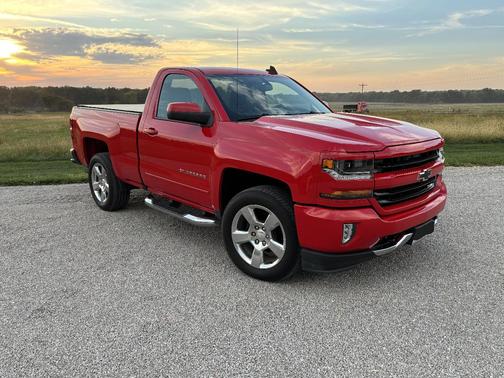 Red 2016 Chevrolet Silverado 1500 2LT