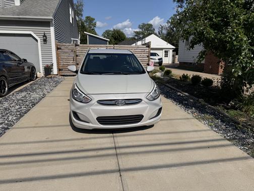 White 2016 Hyundai Accent SE
